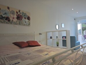 Iron/ironing board, free WiFi, bed sheets - Studio apartment in Povlja with Seaview, Terrace, Air condition, WIFI (3419-4) (Povlja)