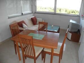 Dining - Studio apartment in Premantura with Seaview, Air condition, WIFI, Washing machine (3352-30) (Premantura)