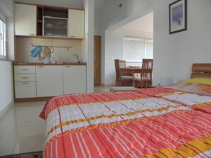 1 bedroom, free WiFi, bed sheets - Studio apartment in Premantura with Seaview, Air condition, WIFI, Washing machine (3352-30) (Premantura)