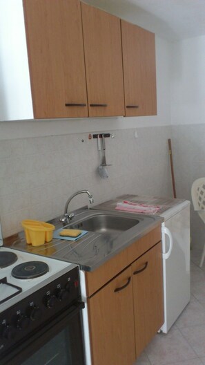 Kühlschrank, Ofen, Herdplatte