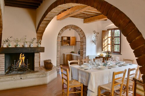 Villa in Montelopio with 6 bedrooms sleeps 12