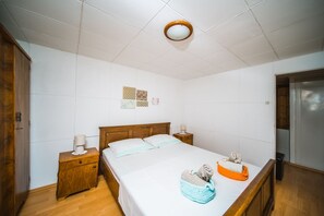 1 bedroom, free WiFi, bed sheets - Holiday Home in Žrnovo with Terrace, Air condition, WIFI (3709-2) (Žrnovo)