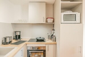 Refrigerador, microondas, horno y lavavajillas 