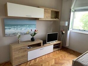 1 bedroom, iron/ironing board, free WiFi, bed sheets