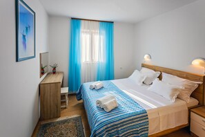 2 quartos, Wi-Fi de cortesia, roupa de cama