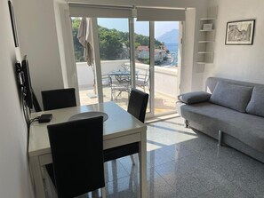 Tv, pejs, dvd-afspiller