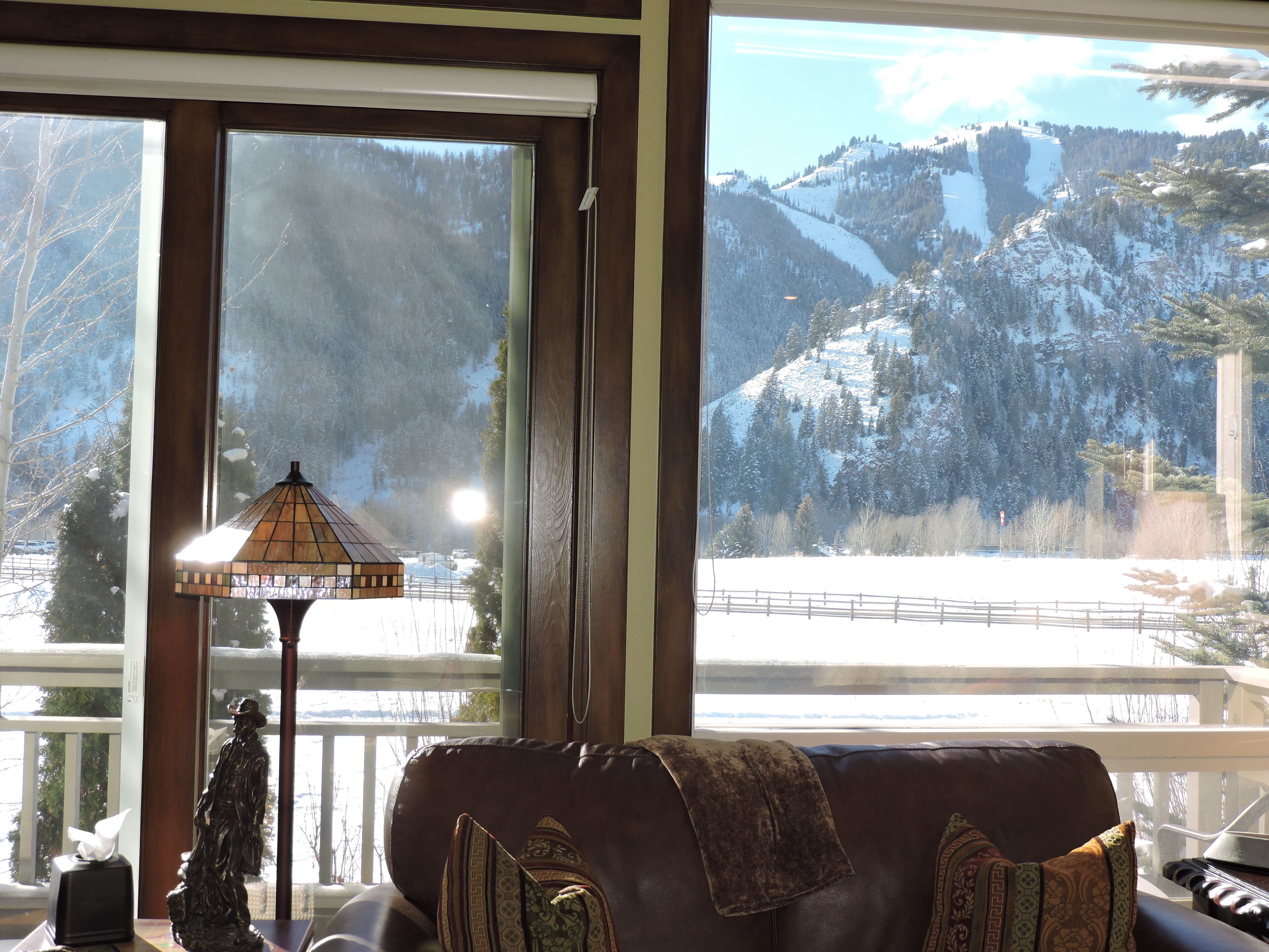 Awesome Combination of Location, Quality, and Views!