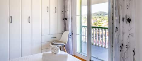1 chambre, chambres insonorisées, Wi-Fi gratuit, draps fournis