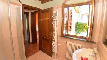 Shower, bidet