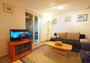 TV, DVD player