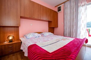 1 bedroom, free WiFi, bed sheets