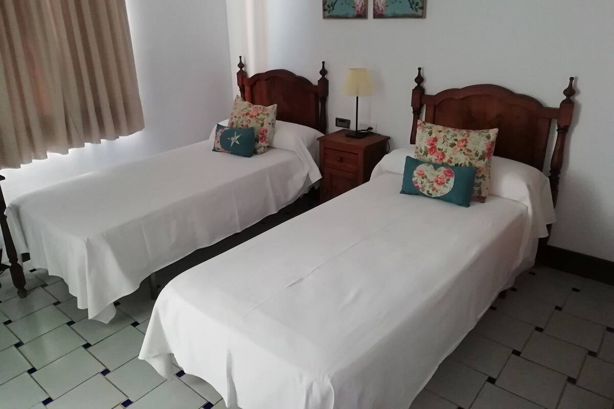 Rollaway beds, free WiFi, bed sheets, wheelchair access