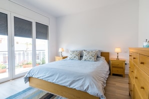 3 chambres, fer et planche à repasser, Wi-Fi gratuit, draps fournis
