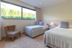 2 多间卧室、熨斗/熨衣板、WiFi、床单