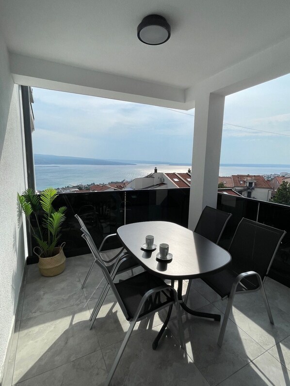 Outdoor dining - Apartment in Crikvenica with Seaview, Balcony, Air condition, WIFI (3492-4) (Crikvenica)