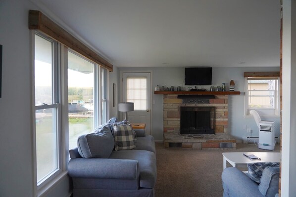 تلفزيون، خدمات بث