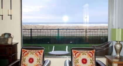 On the Promenade 1st floor. Spectacular Panoramic Ocean Views, Patio with grassy