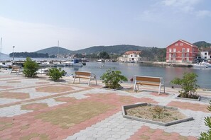 Property grounds - Apartment in Poljana with Seaview, Balcony, Air condition, WIFI (4232-3) (Poljana)