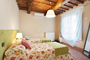 5 Schlafzimmer, Bügeleisen/Bügelbrett, Reisekinderbett, kostenloses WLAN