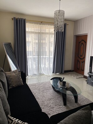 TV, Netflix, streaming services - Cosy and stylish home (Mombasa)