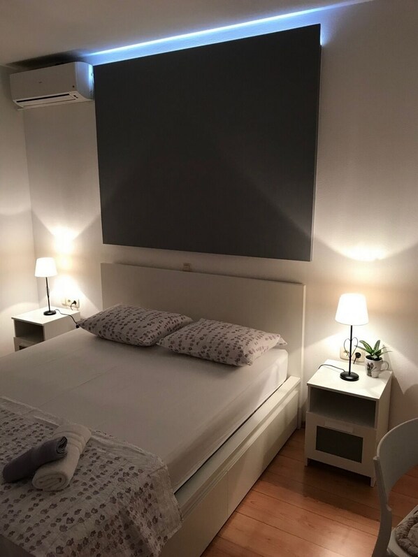 1 chambre, accès au Wi-Fi (inclus), literie fournie