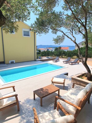 Pool - Apartment in Drage with Seaview, Balcony, Air condition, WIFI (566-2) (Drage)