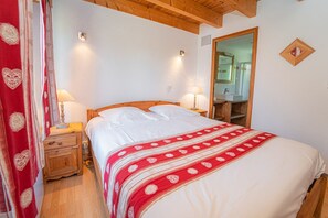 2 quartos, ferros/tábuas de passar roupa, Wi-Fi de cortesia