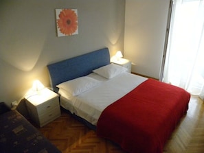 2 quartos, Wi-Fi de cortesia, roupa de cama