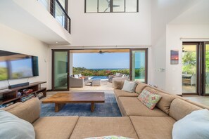 Smart TV, books, stereo - 3-bedroom, 3-bathroom home on large private lot with ocean view! (Playa Grande)