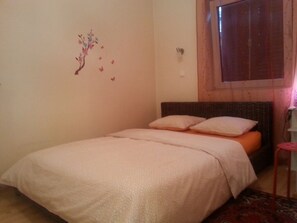 1 soverom, strykejern/-brett, wi-fi (inkludert) og sengetøy