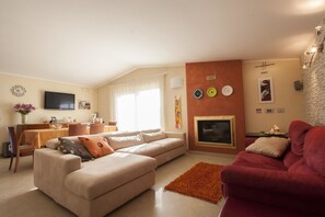 TV, fireplace, DVD player, stereo