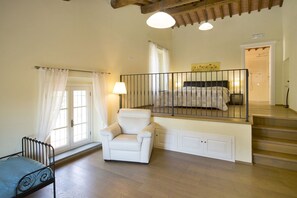 5 bedrooms, iron/ironing board, travel crib, free WiFi