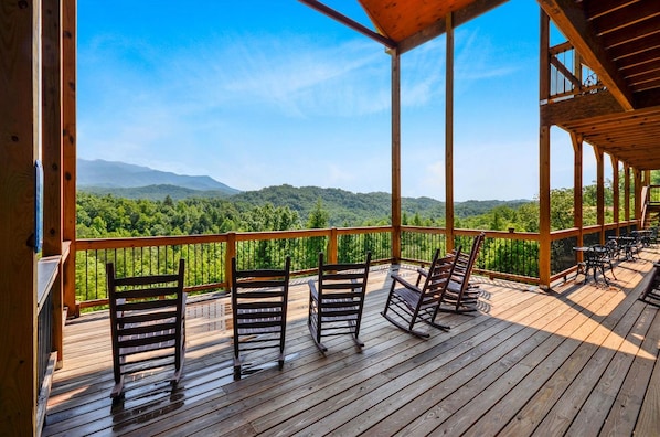 Terrace/patio - Greenbrier Estate | 28 Luxury Suites | Two Private Mansions On One Property (Gatlinburg)