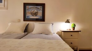 3 chambres, fer et planche à repasser, Wi-Fi, draps fournis