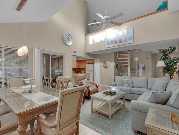 Smart-TV, DVD-Player, Stereoanlage