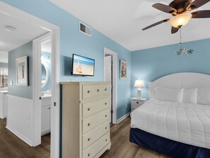 2 bedrooms, desk, iron/ironing board, free WiFi