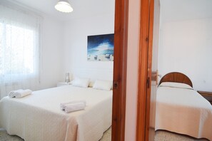 2 bedrooms, iron/ironing board, free WiFi, bed sheets