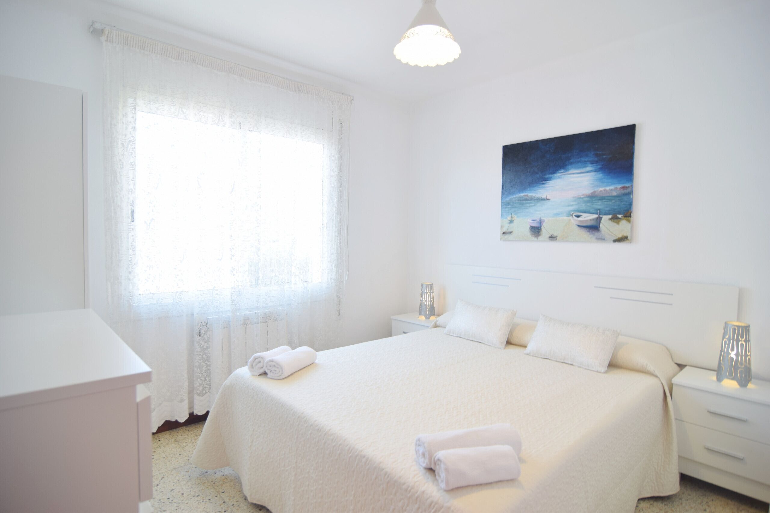 2 dormitorios, tabla de planchar con plancha, wifi gratis y ropa de cama