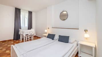 Tallelokero huoneessa, Wi-Fi, vuodevaatteet