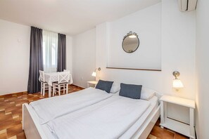 Safe på rommet, wi-fi og sengetøy