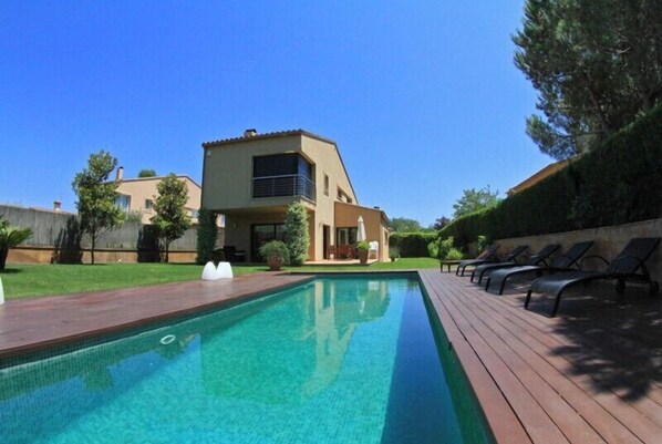 Pool - Club Villamar - Fully detaches 8-persons vila, ideal for families at only 4 kilometers away from ... (Mont Ras)
