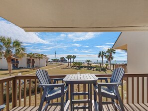 Outdoor dining - 2 BR 2 Story Town Home with Gulf Views (Miramar Beach)