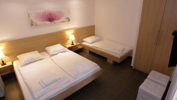 1 bedroom, free WiFi, bed sheets