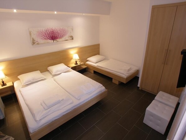 1 bedroom, free WiFi, bed sheets