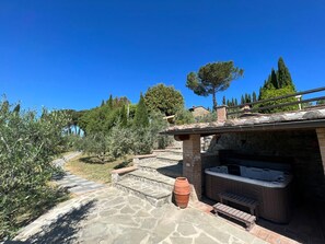 Outdoor spa tub - Appartamento Valentino (Cegliolo)