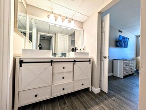 Interior - Windward bldg at Edgewater, overlook the Sea Oats and Sand! (Panama City Beach)