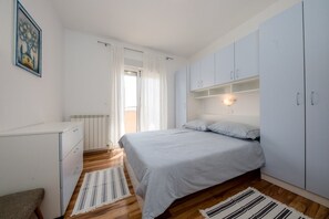 2 bedrooms, free WiFi, bed sheets, wheelchair access