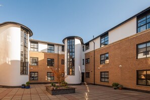 Exterior - Greyfriars Court - Merchant City, Parking available (Glasgow)