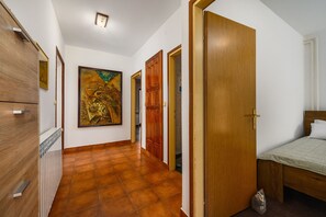 3 makuuhuonetta, ilmainen Wi-Fi, vuodevaatteet
