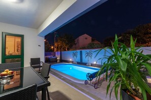 A heated pool - Apartment in Supetar with Terrace, Air condition, WIFI (3553-2) (Supetar)